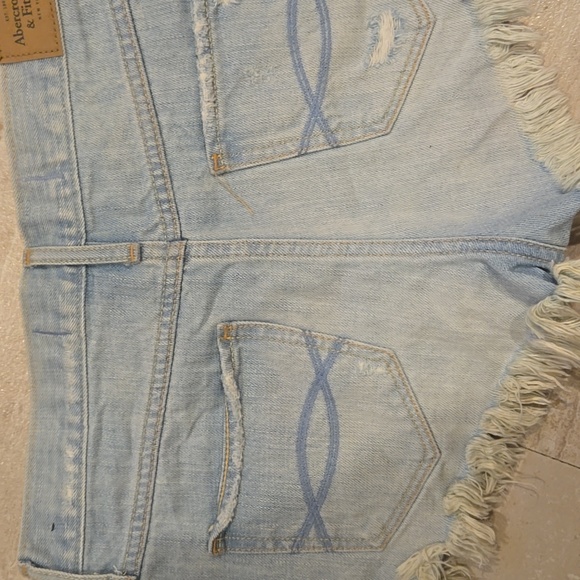 Abercrombie & Fitch Distressed/Fringed Edge "Blinged Out" Jean Shorts - Picture 12 of 12